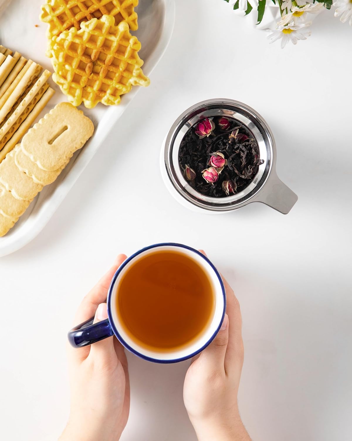 vancasso SELENE Porcelain Tea Mug, 18 oz Porcelain Tea Cup with Infuser and Lid Steeps Loose Leaf Tea, Microwave & Dishwasher Safe, Five-Leaf Clover