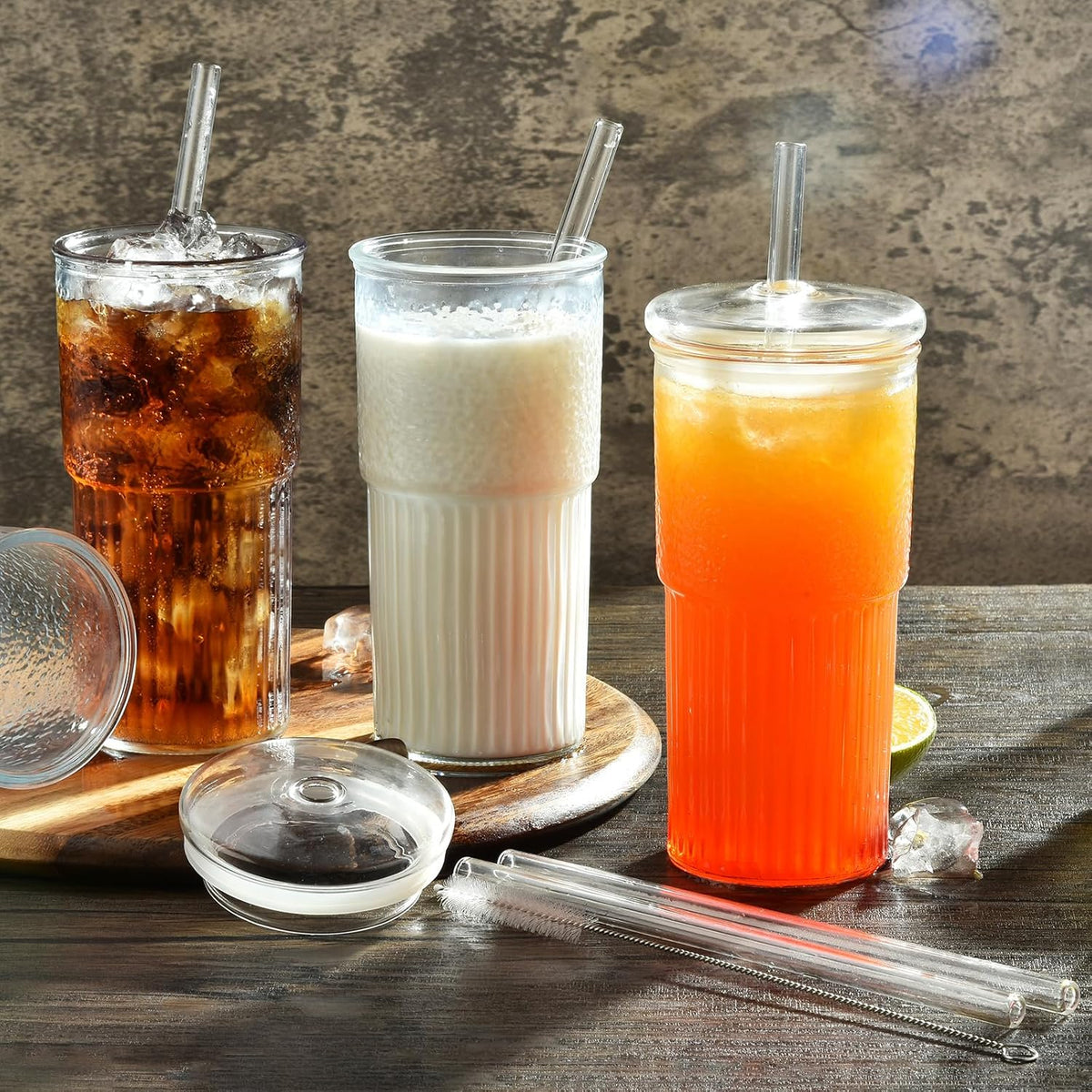 ALINK Glass Cups with Lids and Straws, 22 oz High Borosilicate Clear Iced Coffee Glass Tumblers, Drinking Glass Smoothie Tea Water Cups, Pack of 2 with Cleaning Brush